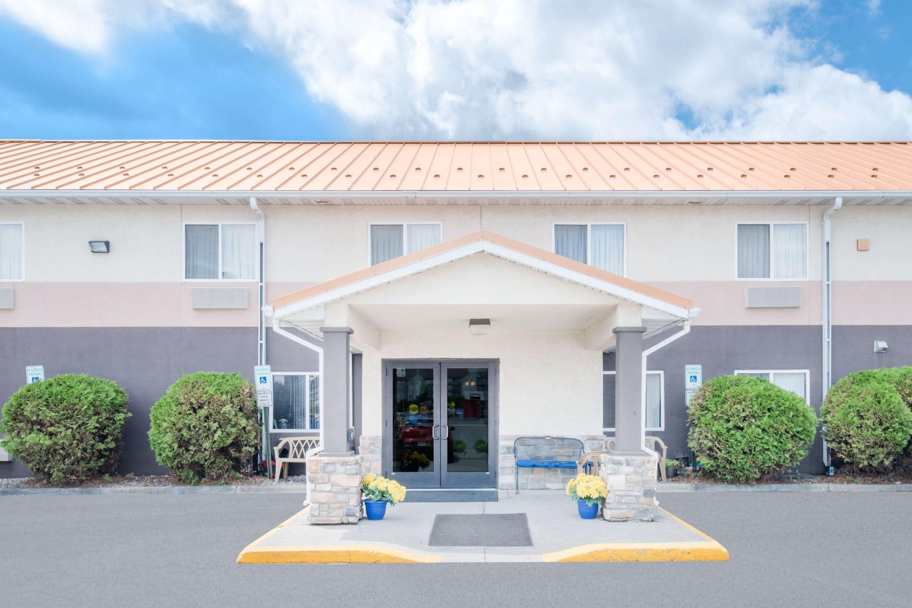 Days Inn & Suites By Wyndham Fargo 19Th Ave/Airport Dome Εξωτερικό φωτογραφία